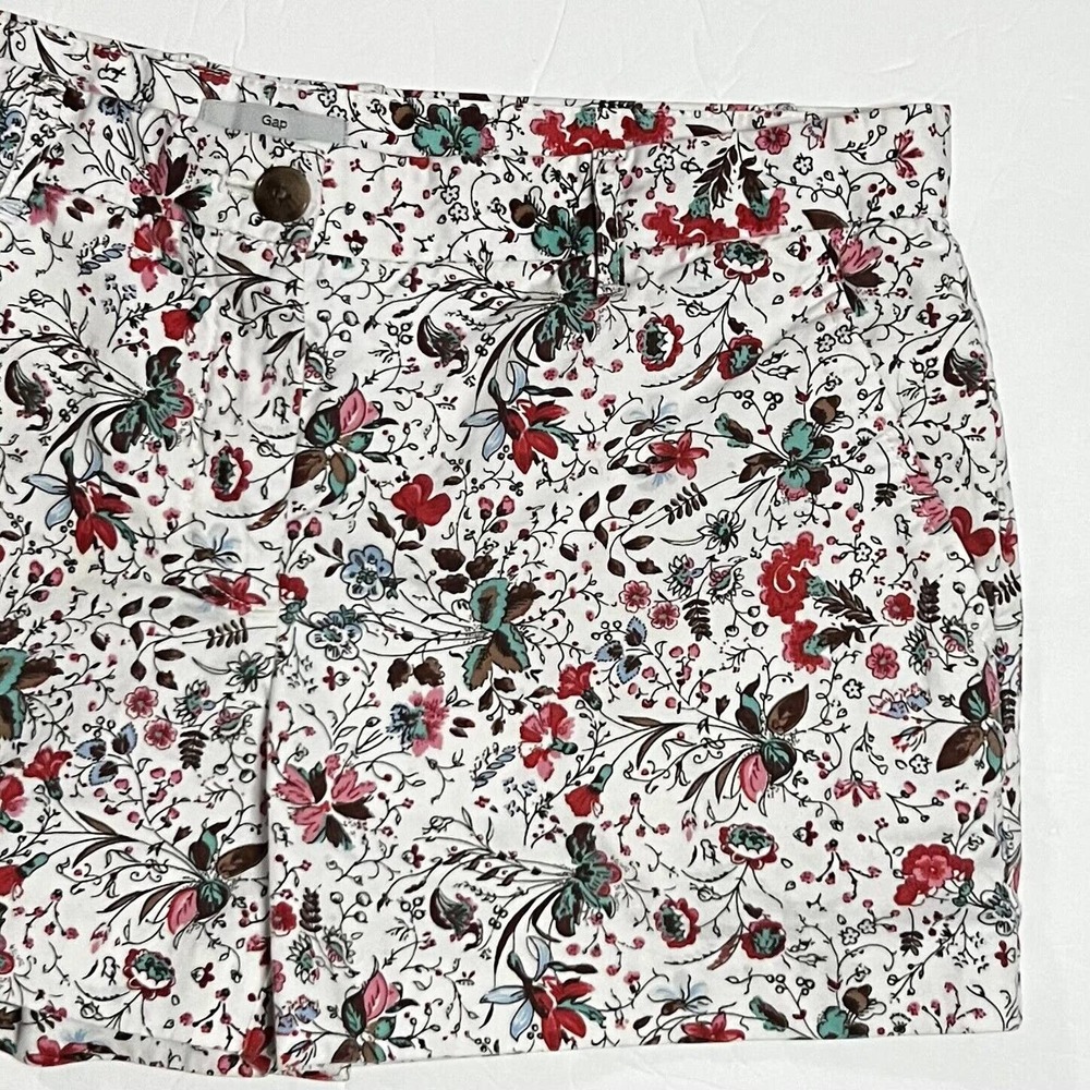 Banana Republic Sunshine White Floral Bermuda Short Size 8, 3.25" leg - Picture 5 of 12
